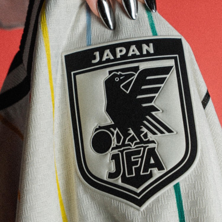 Japan Crest Detail