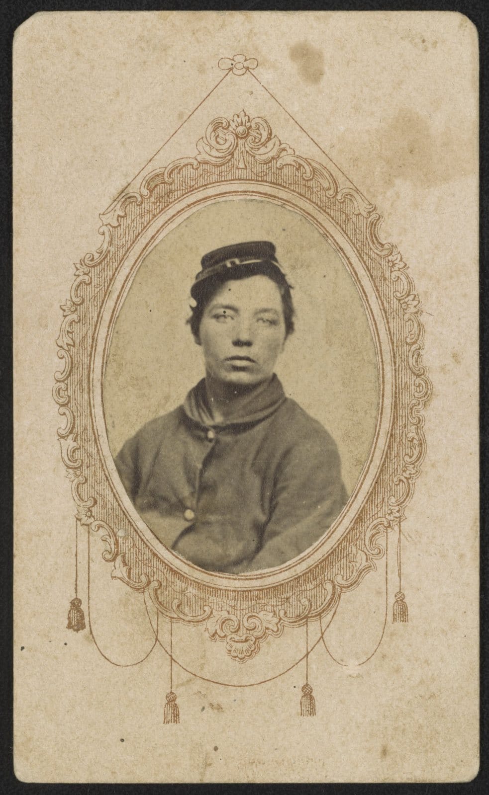 Carte de visite of Private Franklin Swank, Company B, 21st Ohio Infantry, in a Union blue jacket and forage cap, 1860s