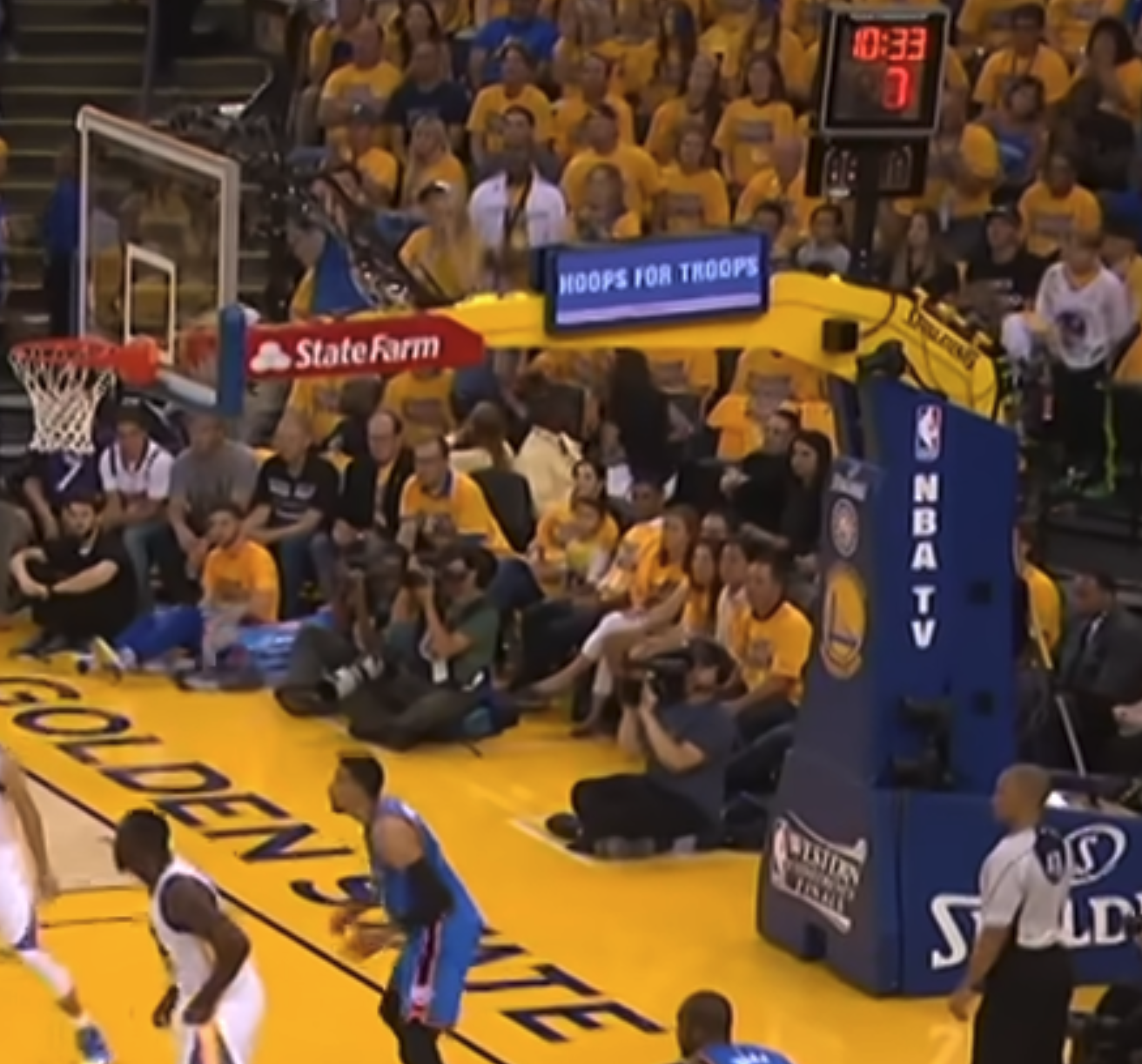 2016 NBA Western Conference Finals basket stanchion pad logo Golden State Warriors