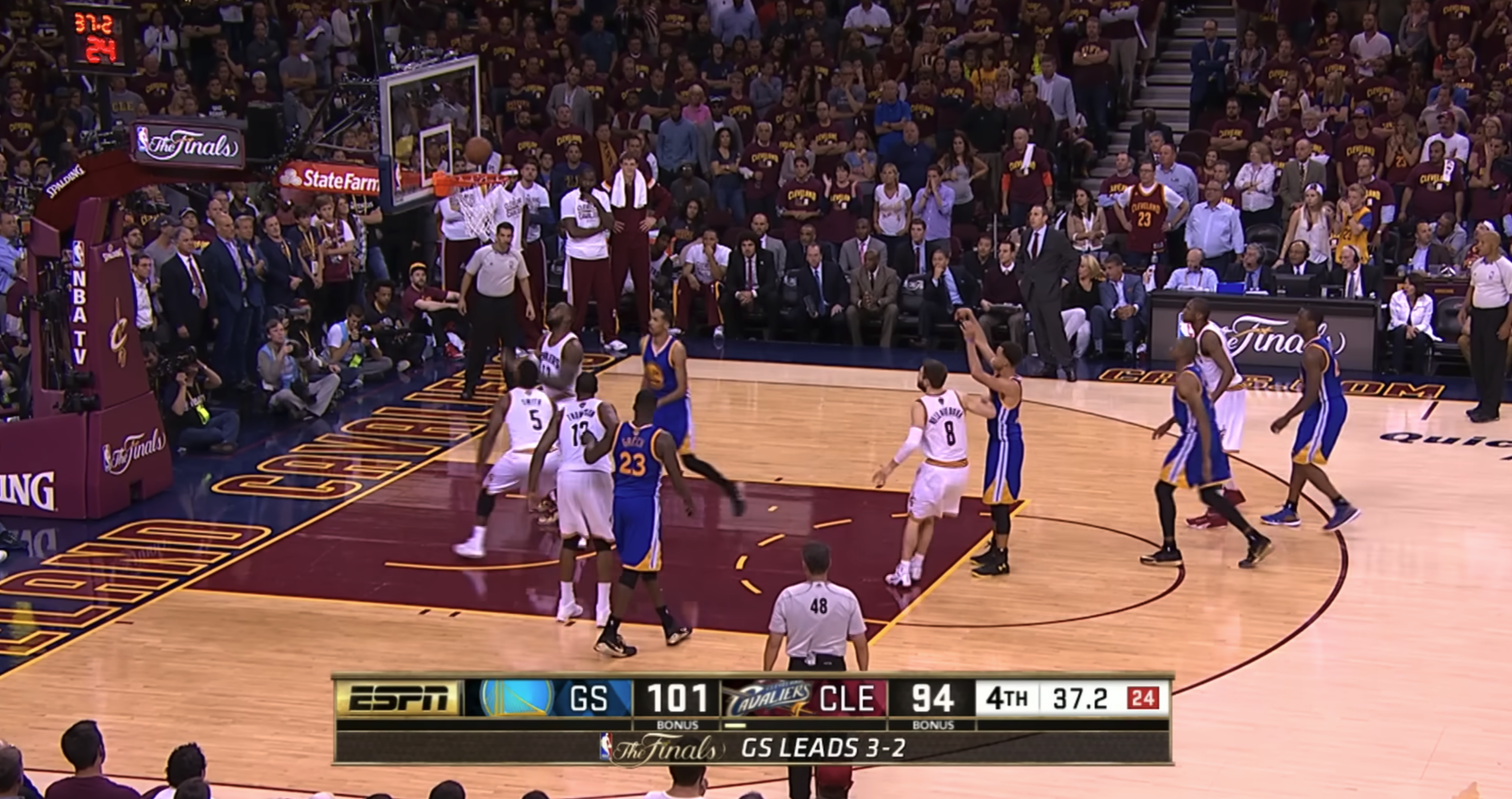 2015 NBA Finals Golden State Warriors Cleveland Cavaliers no logo on court basket stanchion pad only