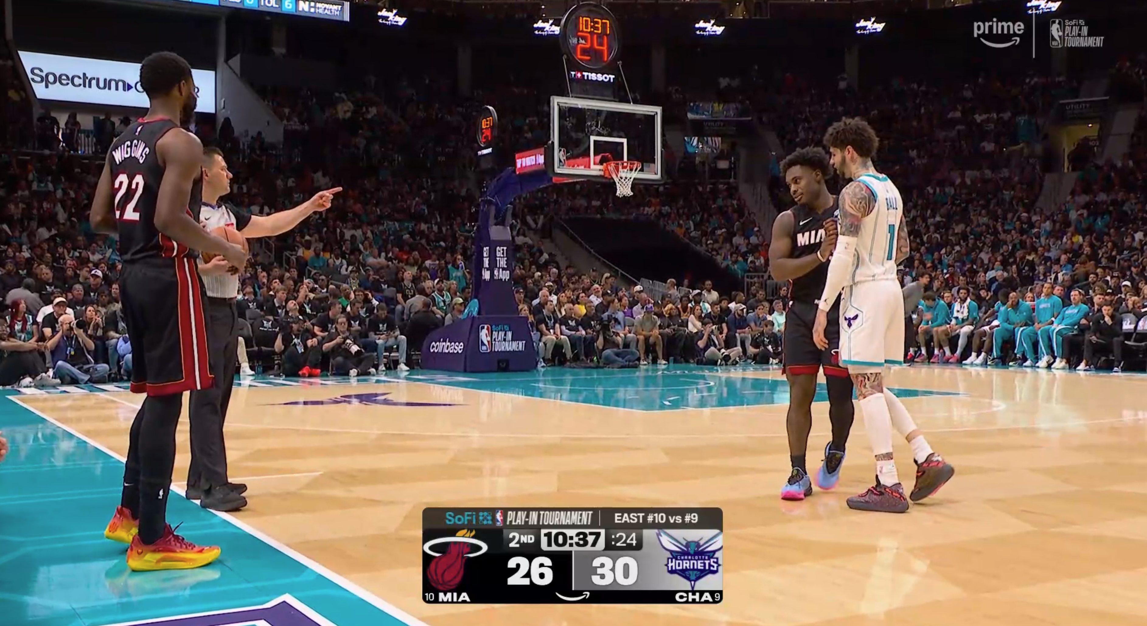 2026 NBA Play-In Tournament Heat vs Hornets basket stanchion pad Play-In Tournament logo Amazon Prime Video scorebug