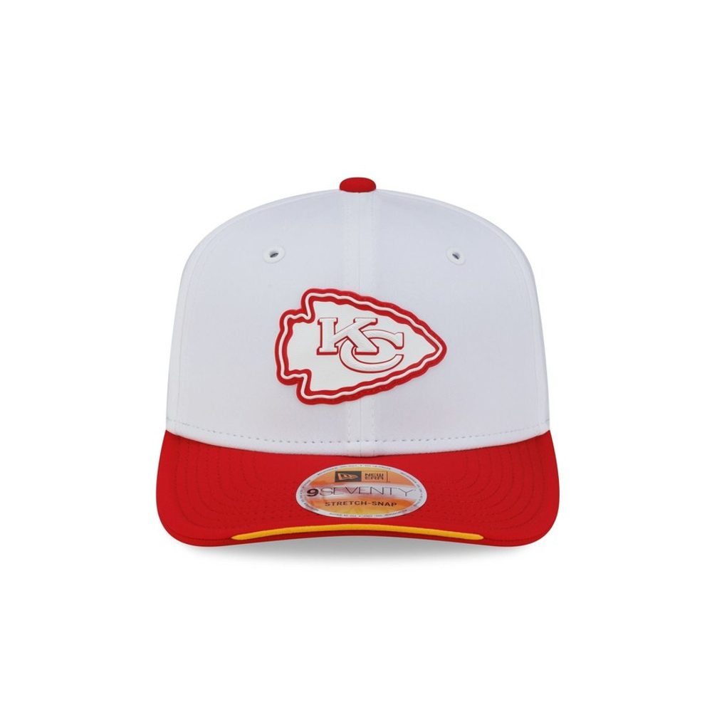 Kansas City Chiefs 2026 Sideline White 9SEVENTY Stretch-Snap hat