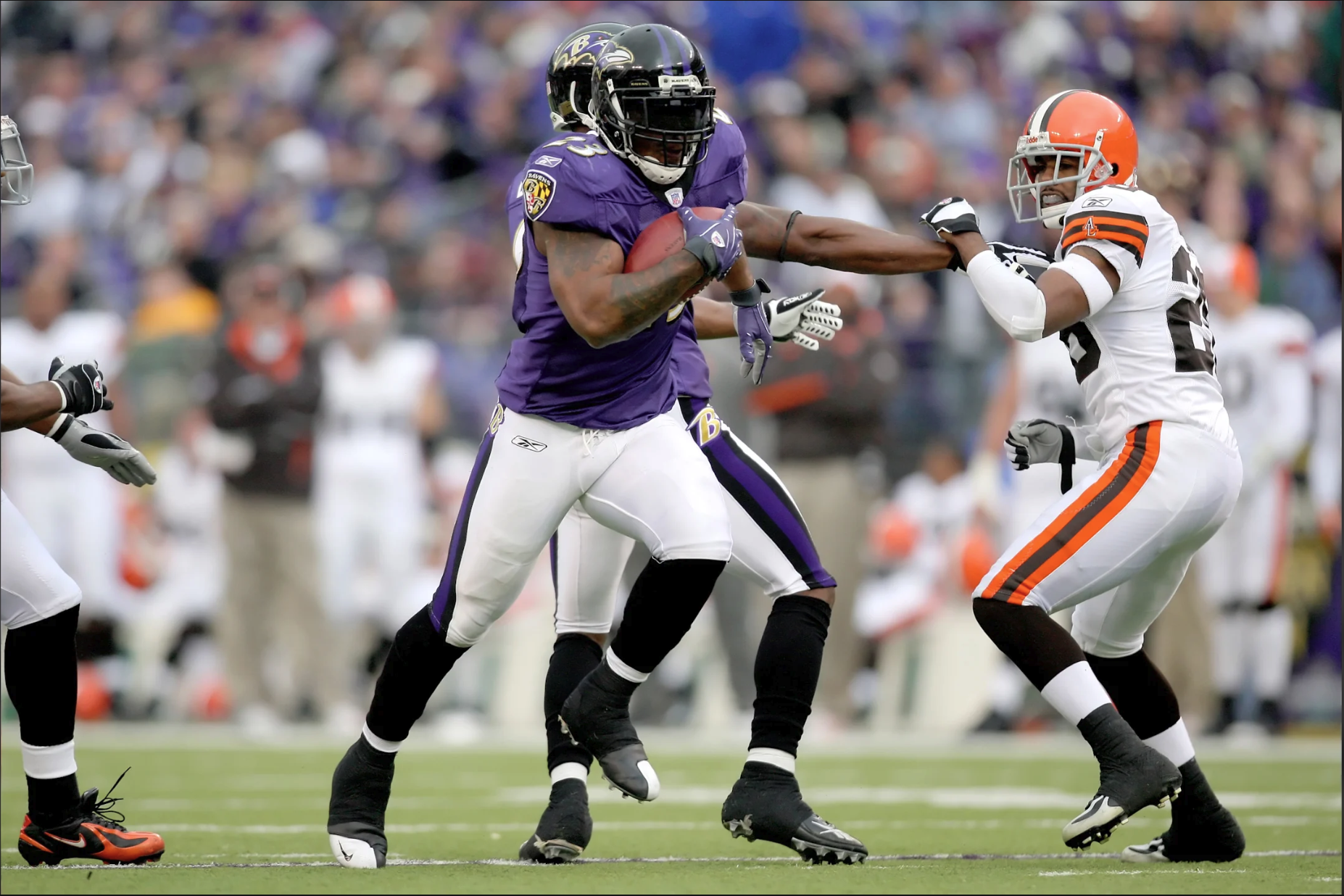Baltimore Ravens 2007 purple uniform black cleats vs Browns