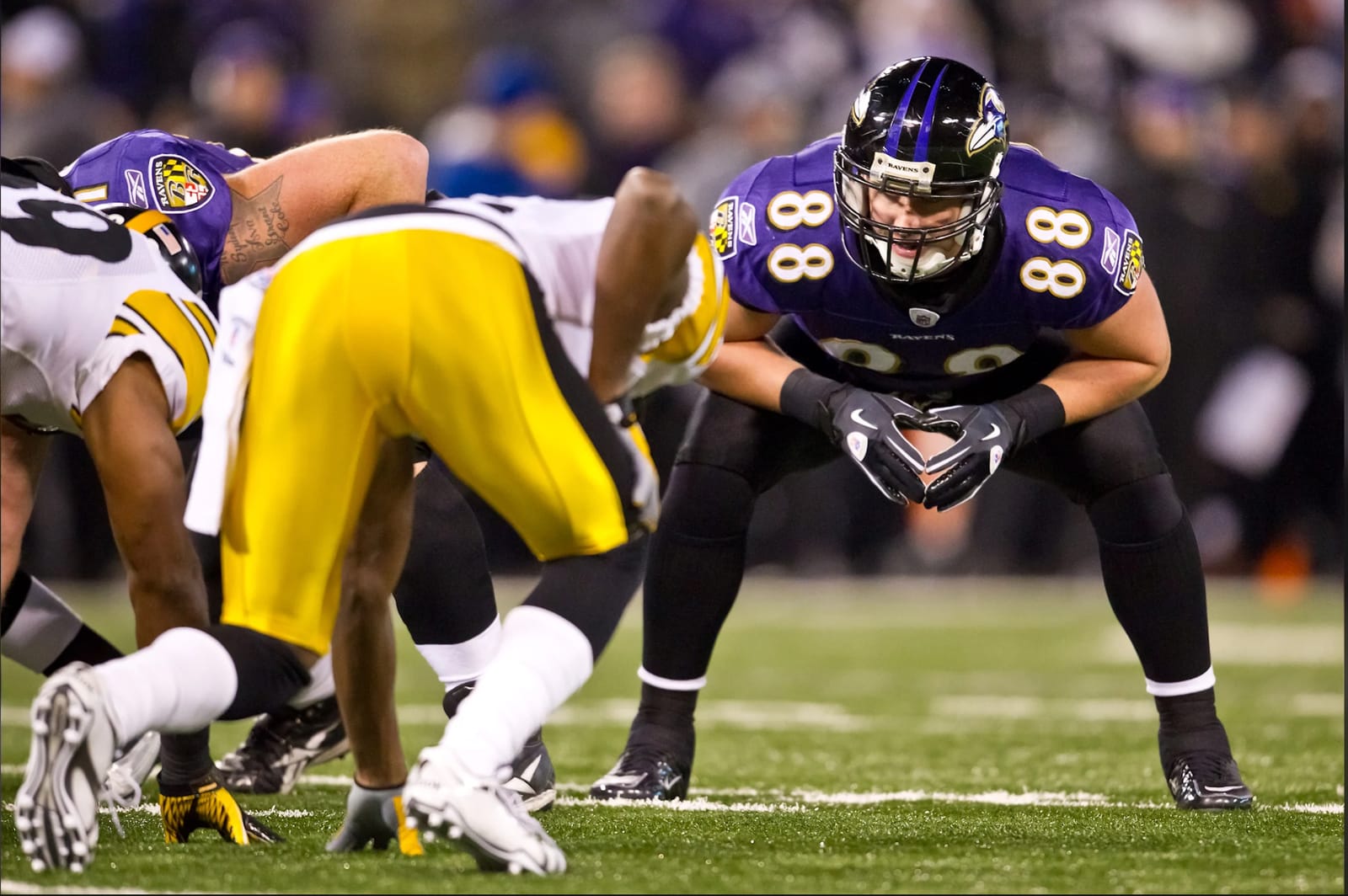 Baltimore Ravens 2010 purple jersey black pants vs Steelers