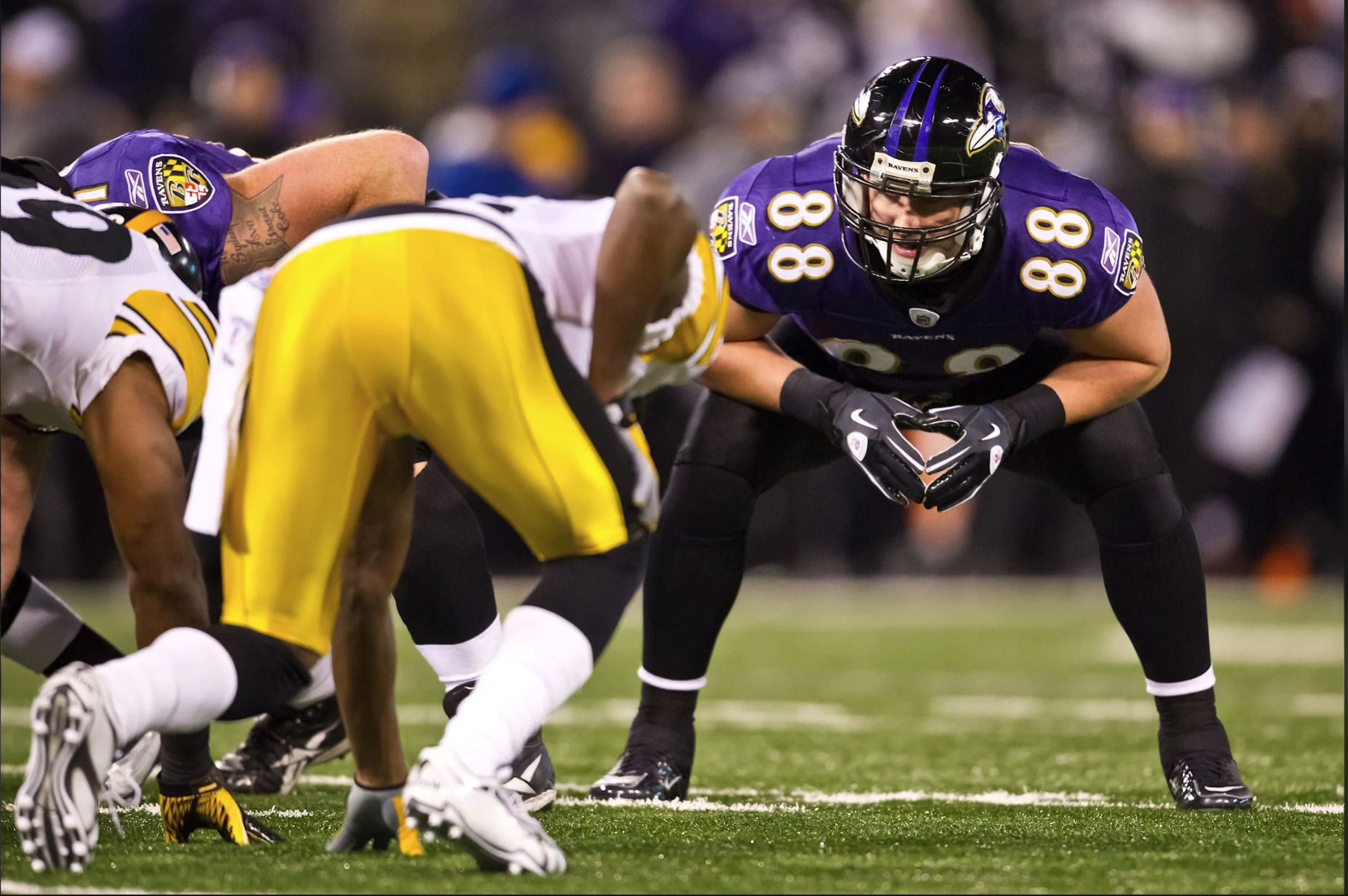 Baltimore Ravens 2010 purple jersey black pants vs Steelers